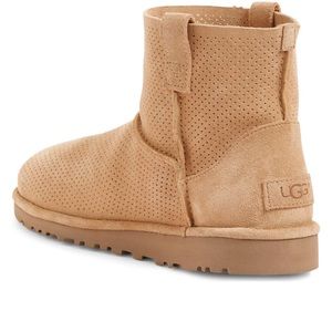 🚫SOLD | Personal item | Mimi Perf UGG